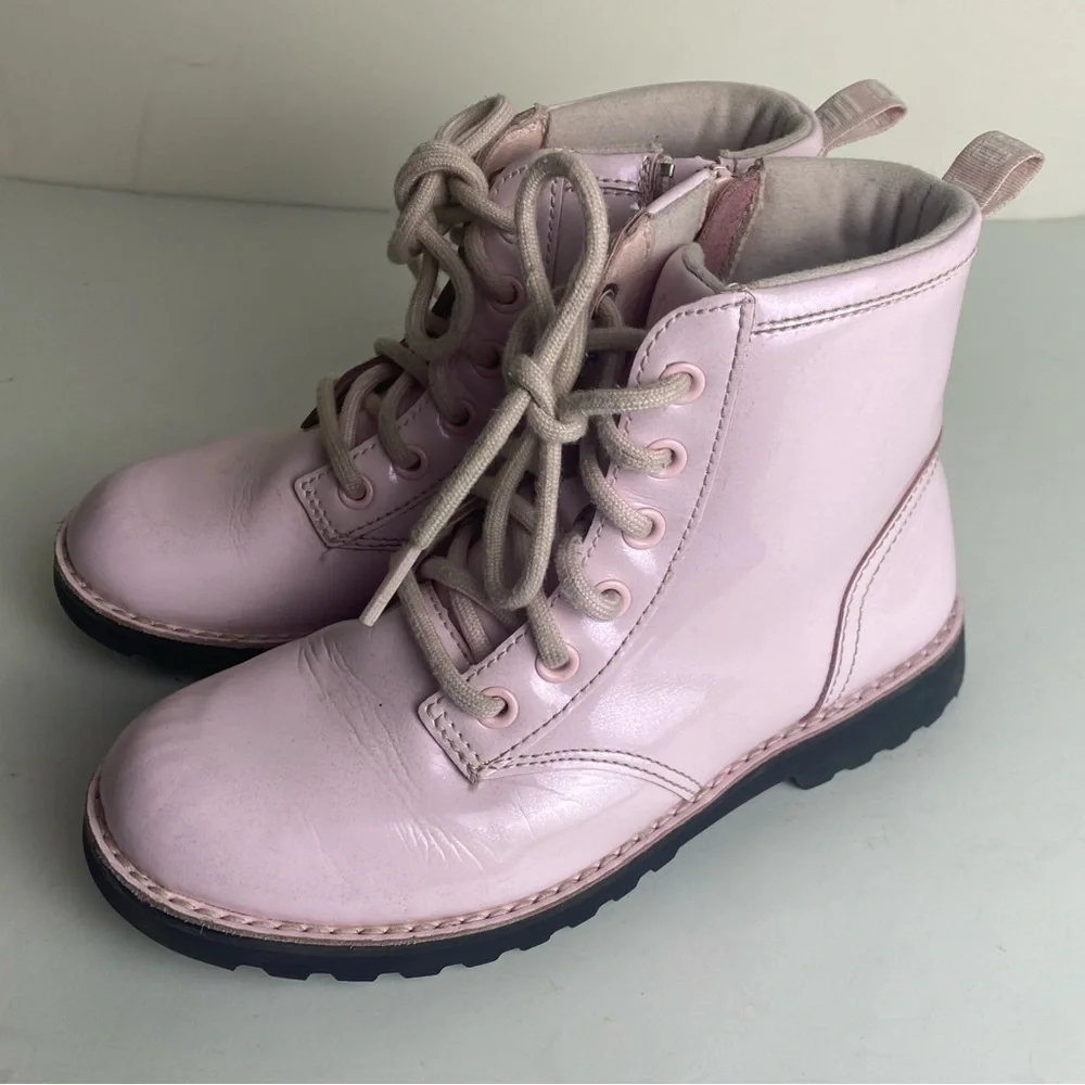 UGG Ryann light pink Ankle Boot- Size 3
